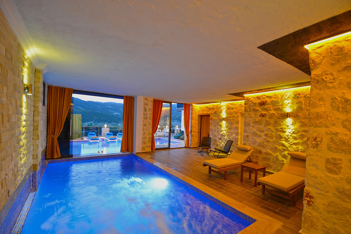 Kapalı&Isıtmalı Havuzlu Villalarda 12 ay Tatil